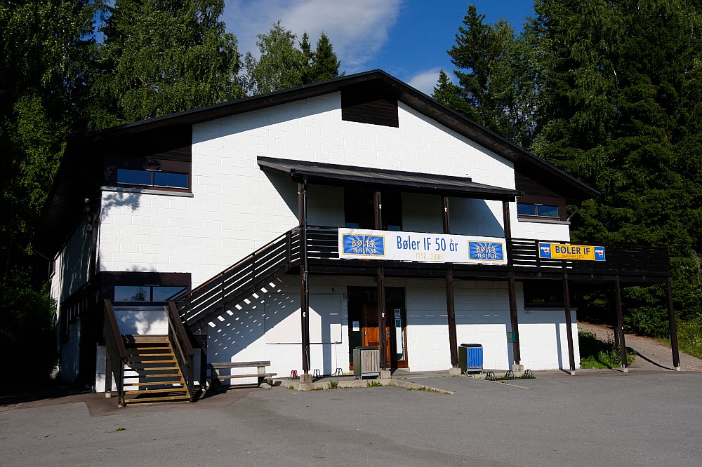 Bøler idrettsforening klubbhus - Sekretariat, kafeteria, garderobe og toalett